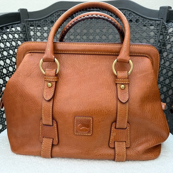 Classic Brown Dooney & Bourke Leather Women's Bag - Picture 2 of 12